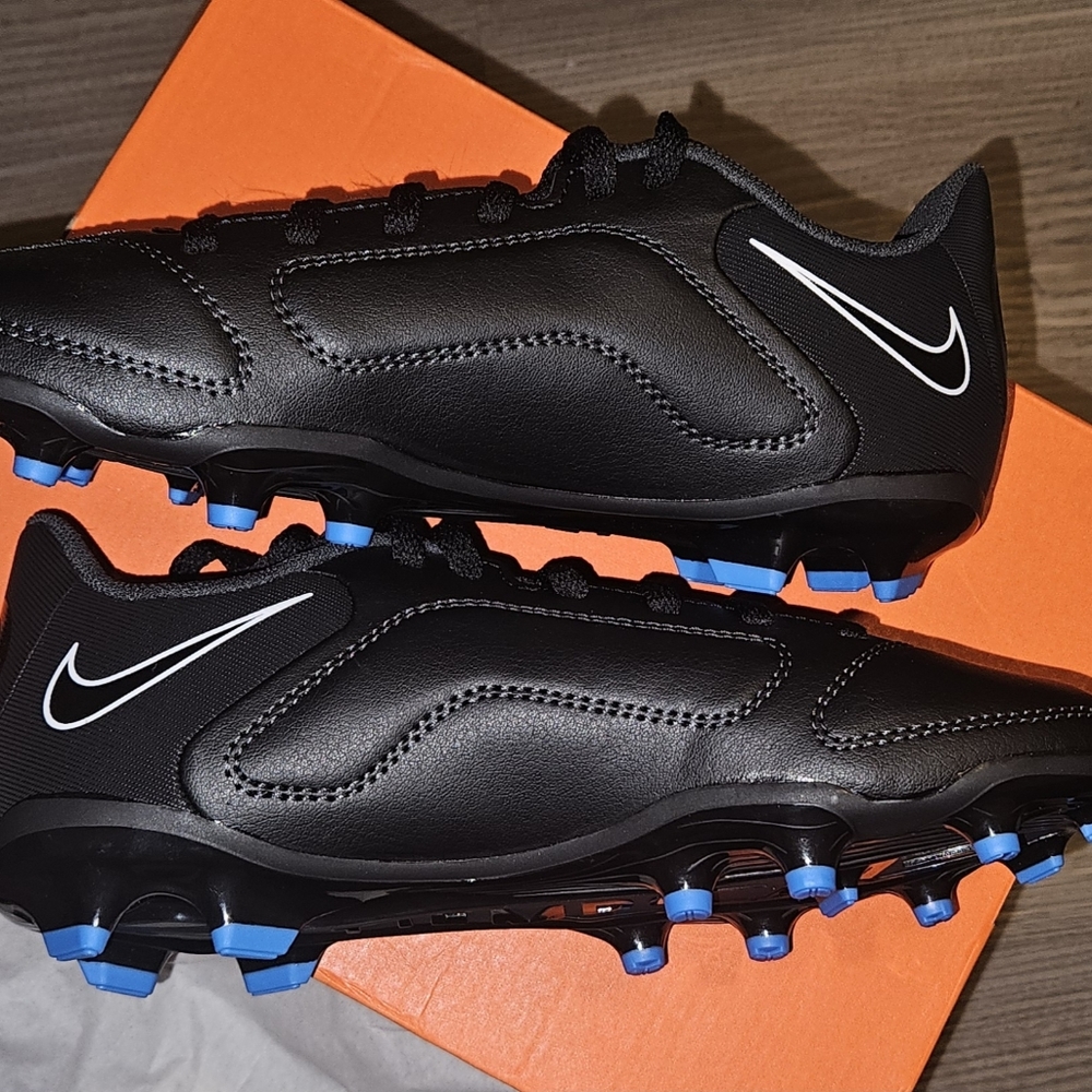 Nike Jr Tiempo Legend 9 club cleats